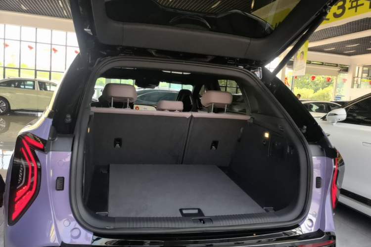 Used Hongqi Tiangong 08 2025 680 Ultra Four-Wheel-Drive Version Trunk