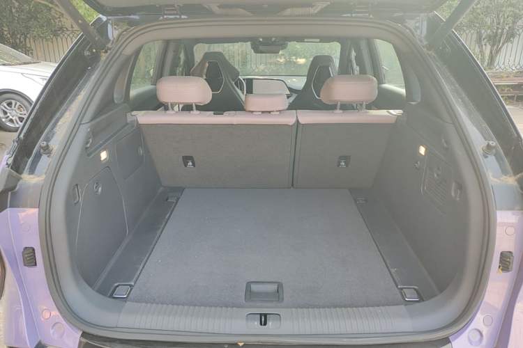 Used Hongqi Tiangong 08 2025 680 Ultra Four-Wheel-Drive Version Trunk
