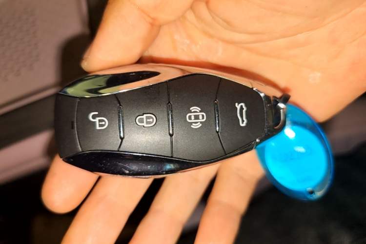 Used Hongqi Tiangong 08 2025 680 Ultra Four-Wheel-Drive Version Vehicle Key
