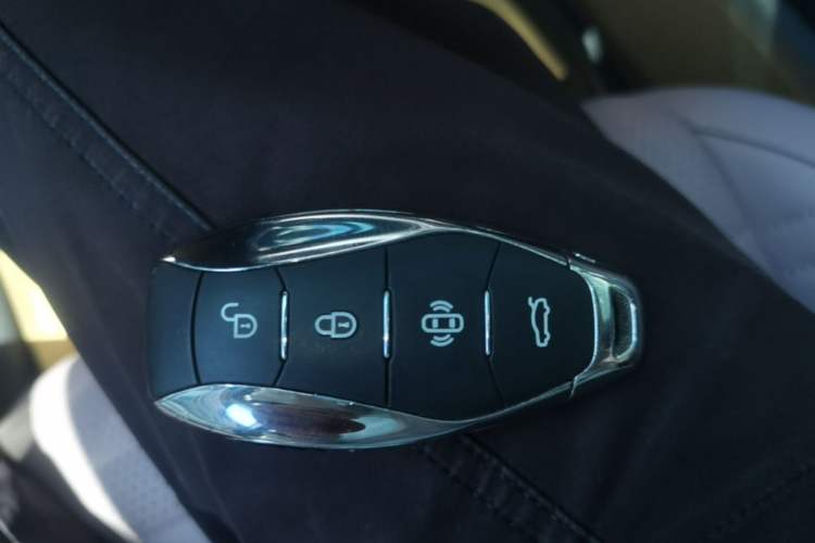 Used Hongqi Tiangong 08 2025 680 Ultra Four-Wheel-Drive Version Vehicle Key