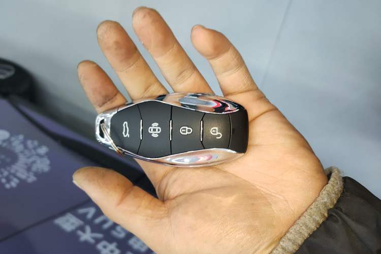Used Hongqi Tiangong 08 2025 680 Ultra Four-Wheel-Drive Version Vehicle Key