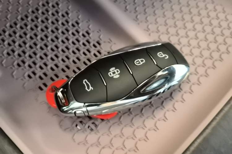 Used Hongqi Tiangong 08 2025 680 Ultra Four-Wheel-Drive Version Vehicle Key