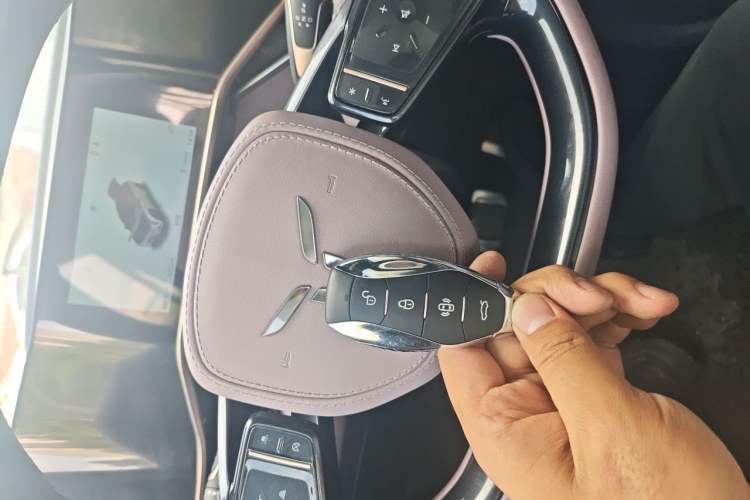 Used Hongqi Tiangong 08 2025 680 Ultra Four-Wheel-Drive Version Vehicle Key