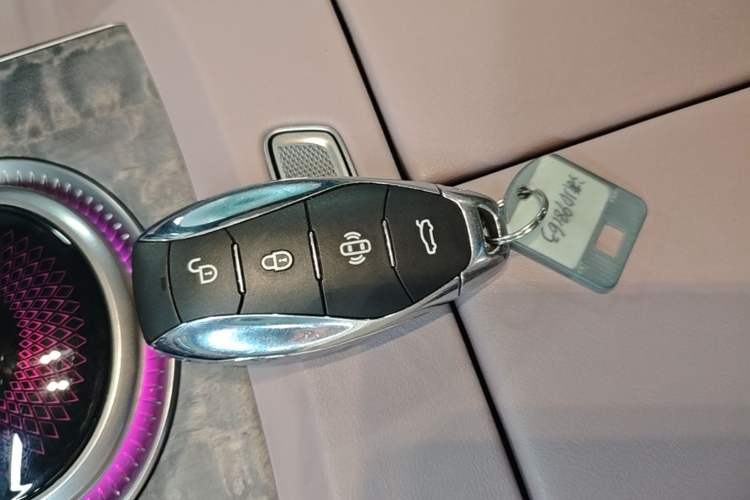 Used Hongqi Tiangong 08 2025 680 Ultra Four-Wheel-Drive Version Vehicle Key
