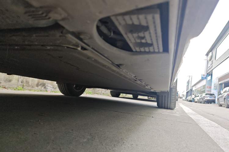 Used Hongqi Tiangong 08 2025 520 Max Rear-Drive Version Chassis Front Left