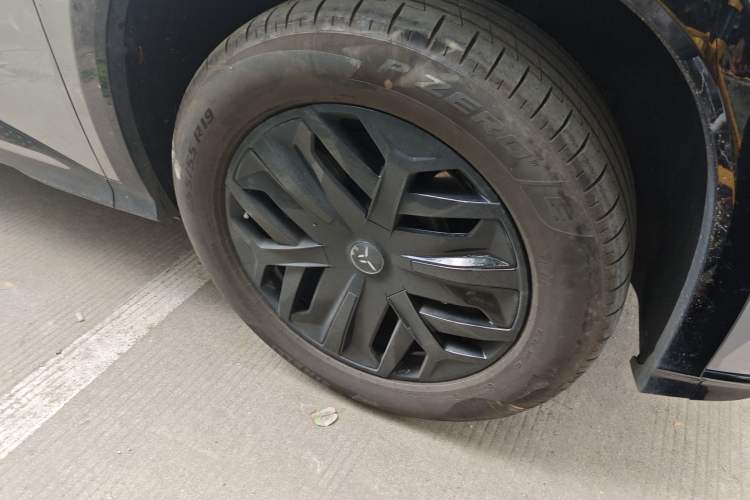 Used Hongqi Tiangong 08 2025 520 Max Rear-Drive Version Right Front Wheel Hub