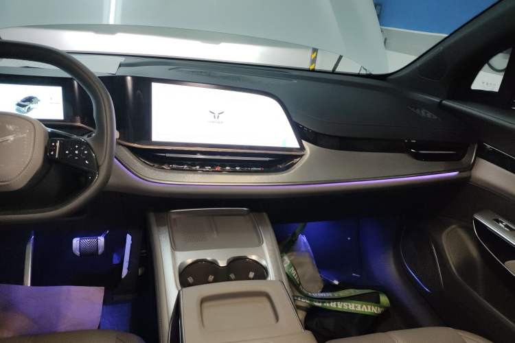 Used Hongqi Tiangong 08 2025 605 Pioneer Edition Audio And AC Panel