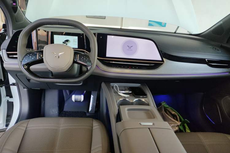 Used Hongqi Tiangong 08 2025 605 Pioneer Edition Center Console