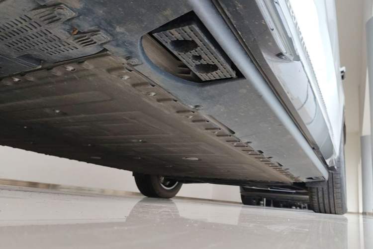 Used Hongqi Tiangong 08 2025 605 Max Rear-Drive Version Chassis Front Left