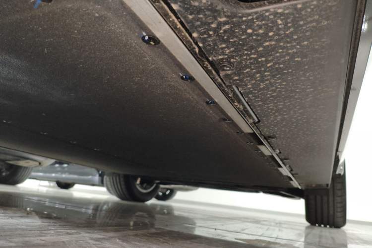 Used Hongqi Tiangong 08 2025 520 Max Rear-Drive Version Chassis Front Left