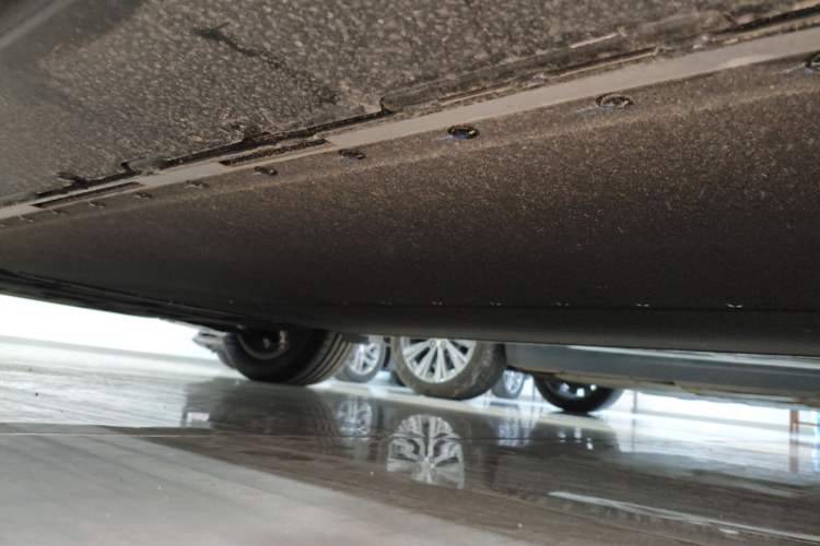 Used Hongqi Tiangong 08 2025 520 Max Rear-Drive Version Chassis Front Right