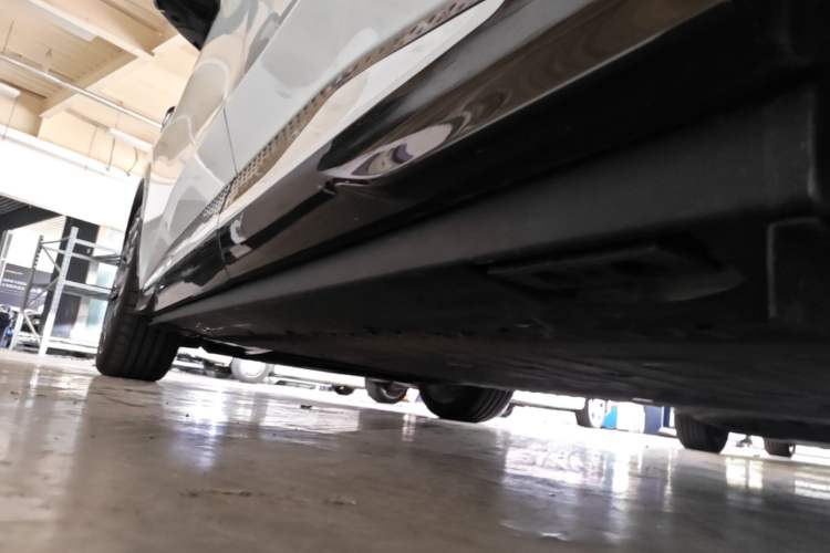 Used Hongqi Tiangong 08 2025 565 Ultra Four-Wheel Drive Version Chassis Rear Left