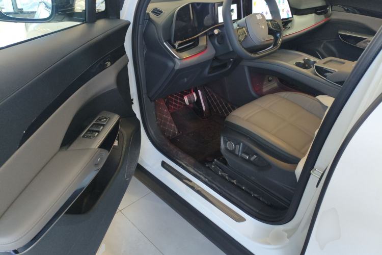 Used Hongqi Tiangong 08 2025 520 Max Rear-Drive Version Driver Seat