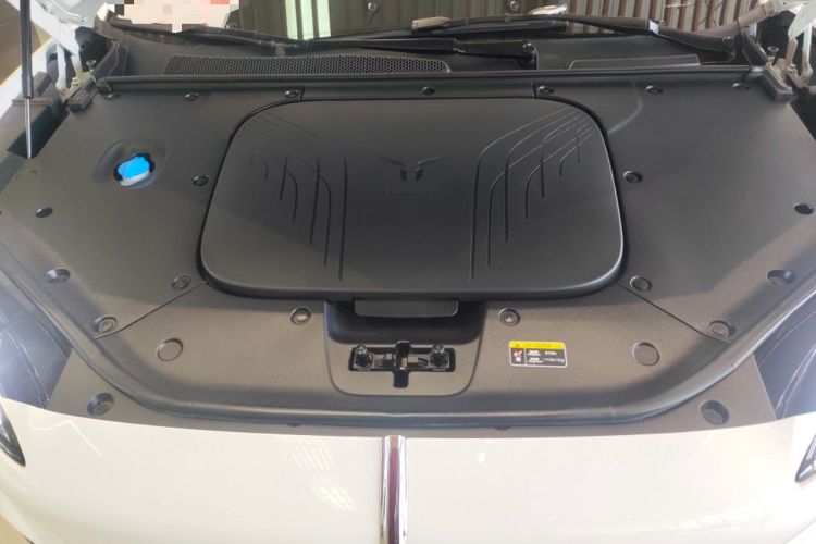 Used Hongqi Tiangong 08 2025 680 Ultra Four-Wheel-Drive Version Engine Bay