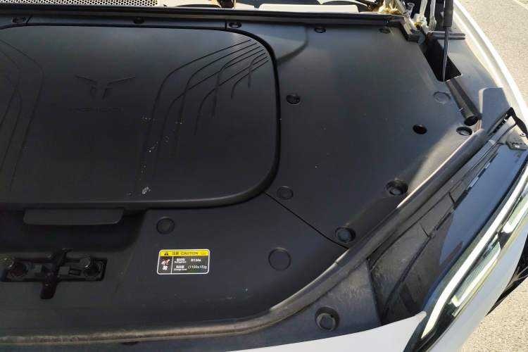 Used Hongqi Tiangong 08 2025 605 Pioneer Edition Engine Bay Left