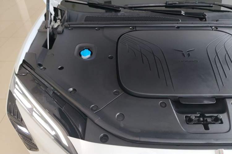 Used Hongqi Tiangong 08 2025 605 Max Rear-Drive Version Engine Bay Right