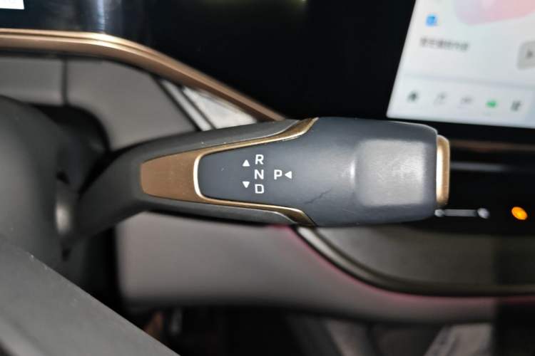 Used Hongqi Tiangong 08 2025 565 Ultra Four-Wheel Drive Version Gear Lever