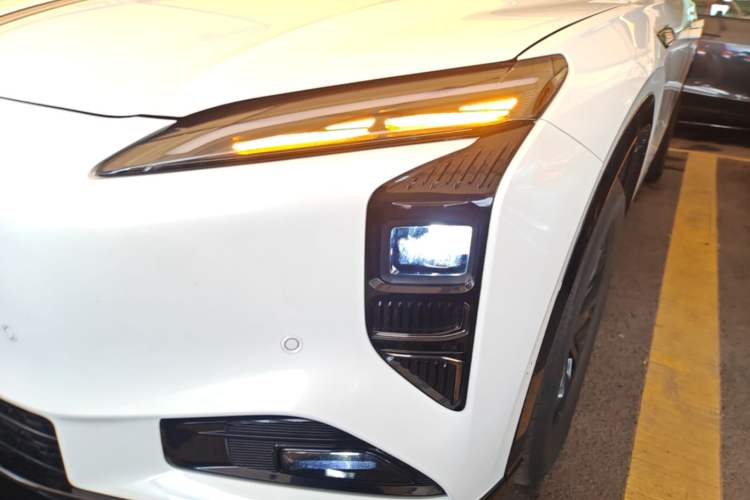 Used Hongqi Tiangong 08 2025 730 Max Rear-Drive Version Left Front Headlight
