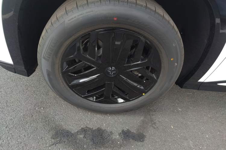 Used Hongqi Tiangong 08 2025 605 Pioneer Edition Left Front Wheel Hub