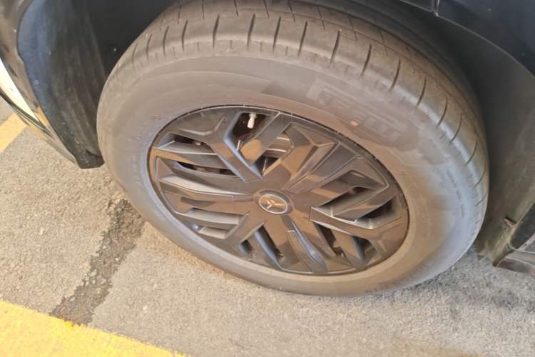 Used Hongqi Tiangong 08 2025 730 Max Rear-Drive Version Right Rear Wheel Hub