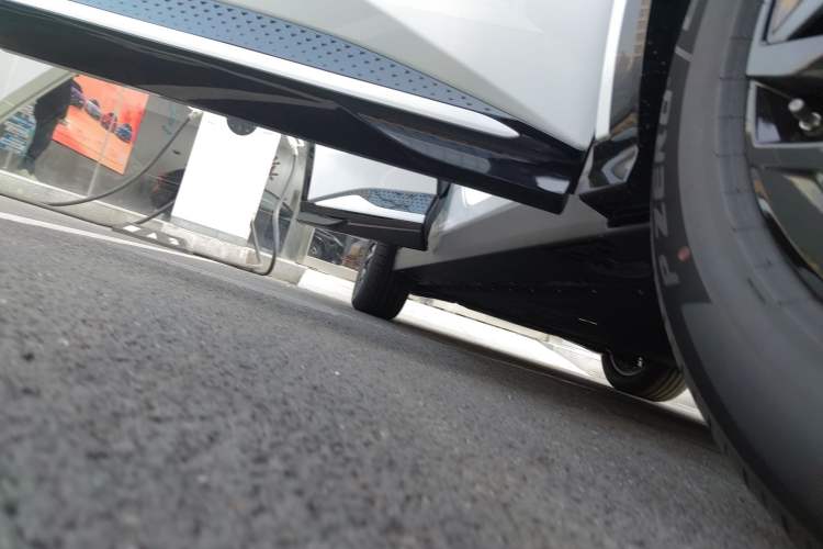 Used Hongqi Tiangong 08 2025 605 Pioneer Edition Right Side Sill