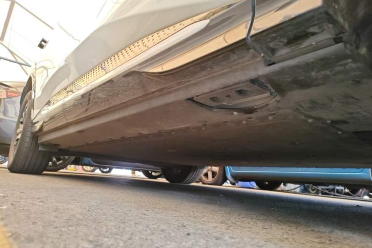 Used Hongqi Tiangong 08 2025 730 Max Rear-Drive Version Right Side Sill
