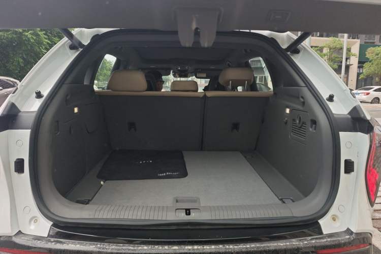 Used Hongqi Tiangong 08 2025 605 Smart Selection Edition Trunk