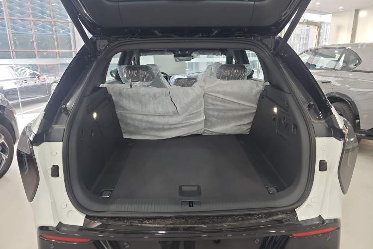 Used Hongqi Tiangong 08 2025 605 Pioneer Edition Trunk