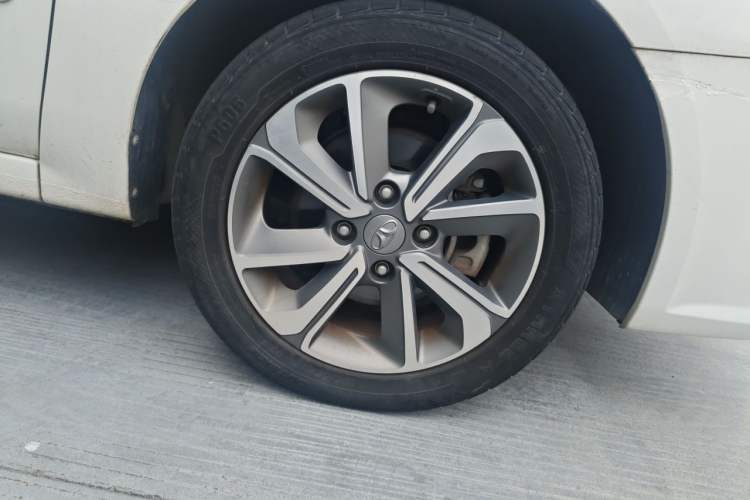 Used HORKI 300E 2017 Standard Model Right Front Wheel Hub