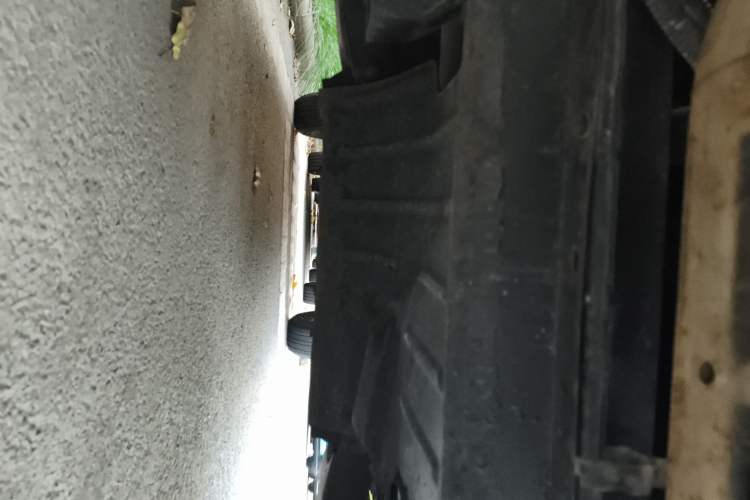 Used Huanghai Challenger SUV 2010 2.0L Two-Wheel Drive DD6490P Chassis Front