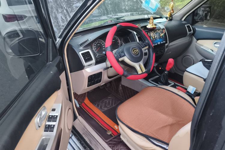 Used Huanghai Challenger SUV 2010 2.0L Two-Wheel Drive DD6490P Driver Seat