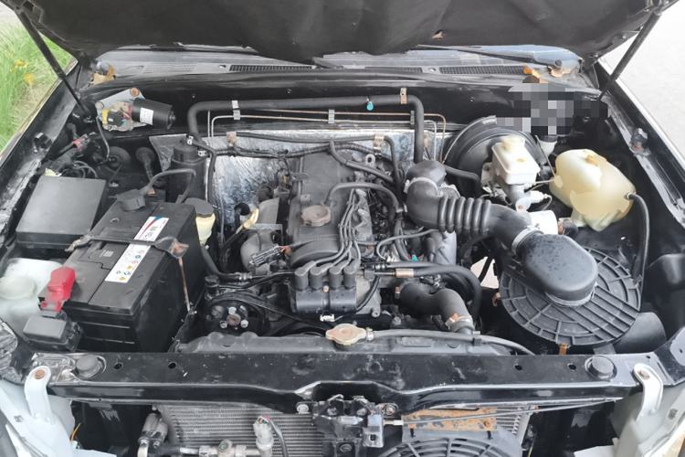 Used Huanghai Challenger SUV 2010 2.0L Two-Wheel Drive DD6490P Engine Bay