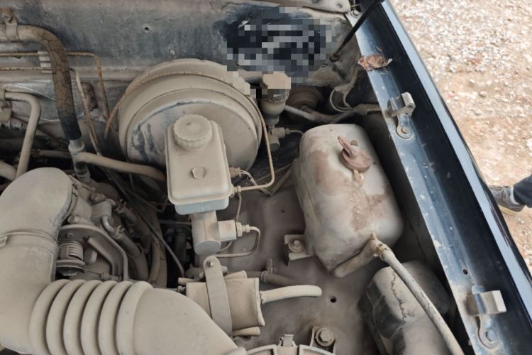 Used Huanghai Challenger SUV 2010 2.0L Two-Wheel Drive DD6490P Engine Bay Left