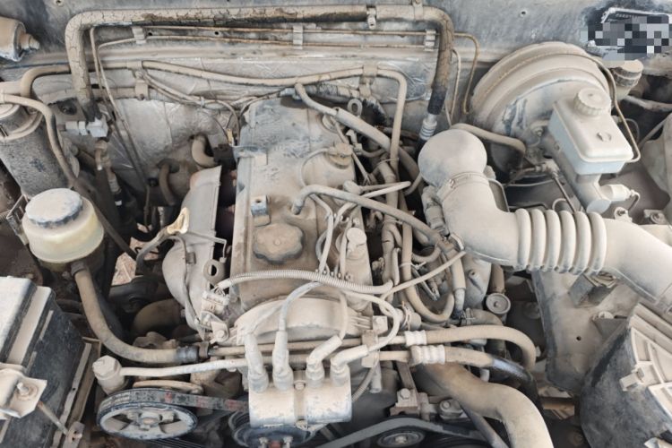 Used Huanghai Challenger SUV 2010 2.0L Two-Wheel Drive DD6490P Engine Bay