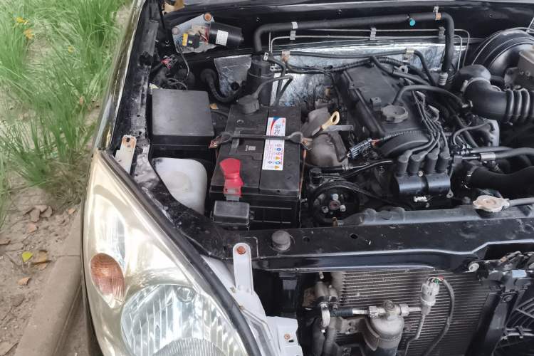 Used Huanghai Challenger SUV 2010 2.0L Two-Wheel Drive DD6490P Engine Bay Right