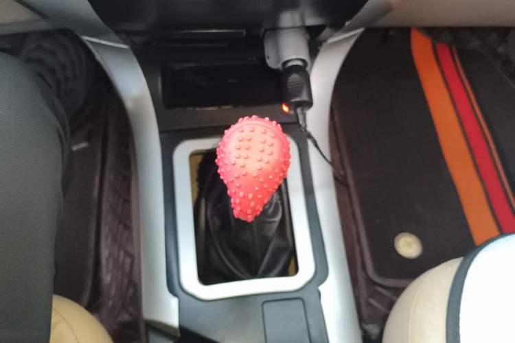 Used Huanghai Challenger SUV 2010 2.0L Two-Wheel Drive DD6490P Gear Lever