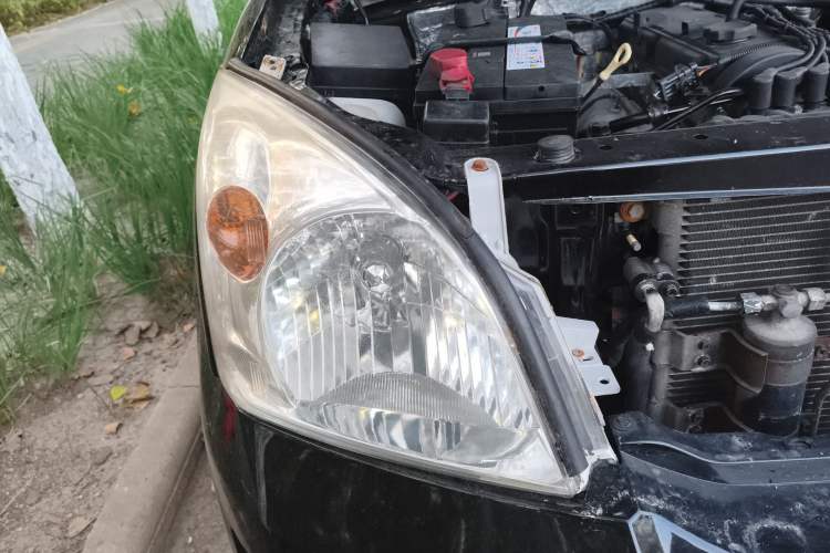 Used Huanghai Challenger SUV 2010 2.0L Two-Wheel Drive DD6490P Right Front Headlight