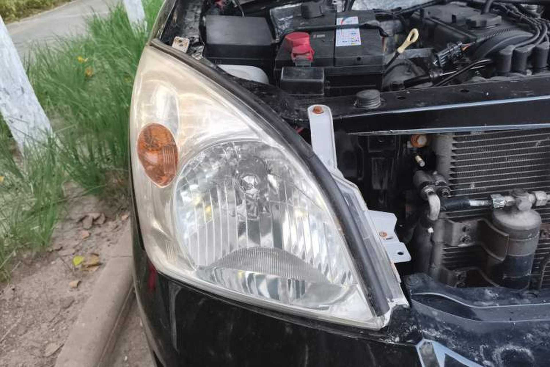 Used Huanghai Challenger SUV 2010 2.0L Two-Wheel Drive DD6490P Right Front Headlight