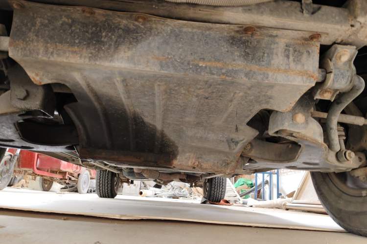 Used Huanghai Challenger SUV 2010 2.0L Two-Wheel Drive DD6490P Chassis Front