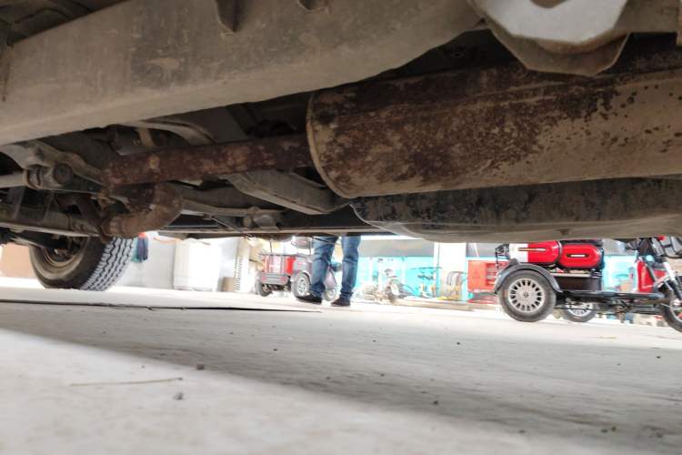 Used Huanghai Challenger SUV 2010 2.0L Two-Wheel Drive DD6490P Chassis Rear Left