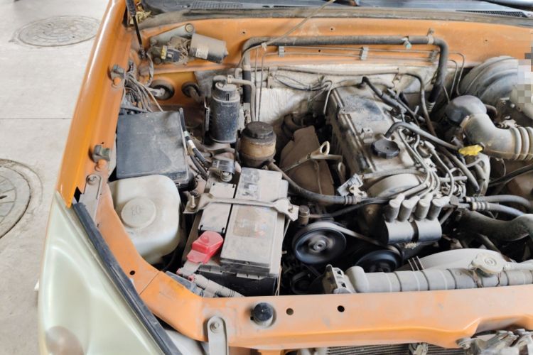 Used Huanghai Challenger SUV 2010 2.0L Two-Wheel Drive DD6490P Engine Bay Right