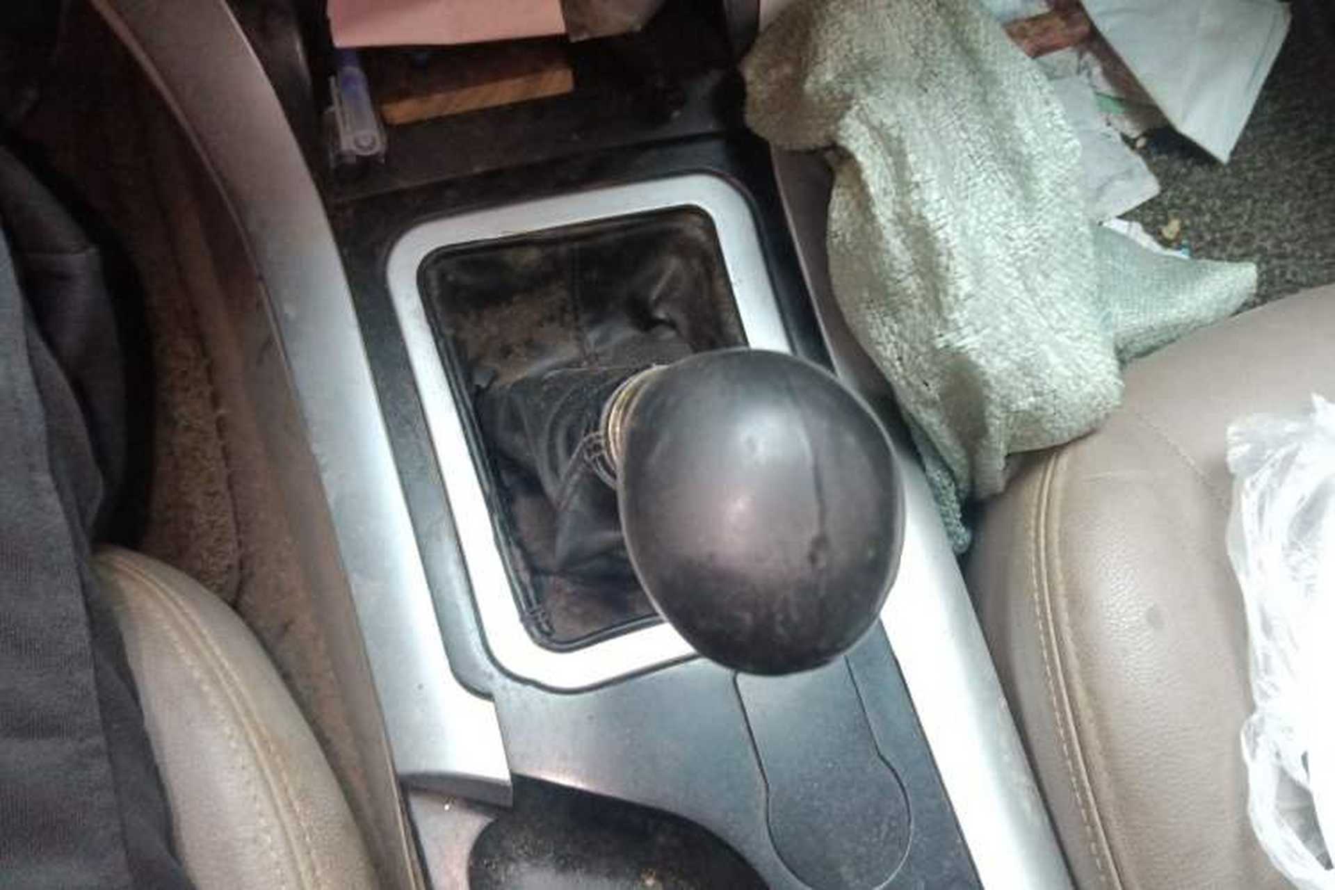 Used Huanghai Da Chaishen 2009 2.8T Two-Wheel-Drive Diesel Luxury Version 4JB1T1 Gear Lever