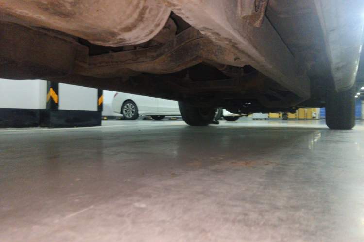 Used Huanghai Da Chaishen 2012 2.4L Supreme Edition Two-Wheel-Drive Standard Version 4G69S4N Chassis Front Right