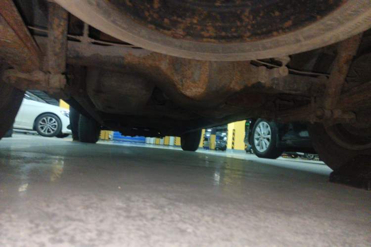 Used Huanghai Da Chaishen 2012 2.4L Supreme Edition Two-Wheel-Drive Standard Version 4G69S4N Chassis Front