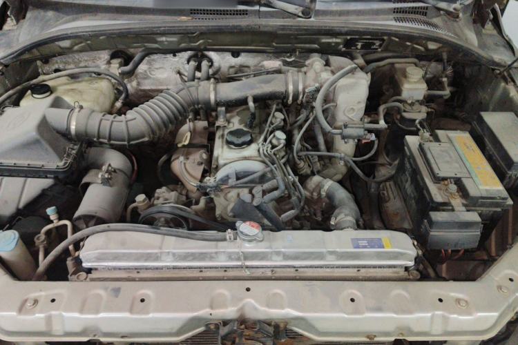 Used Huanghai Da Chaishen 2012 2.4L Supreme Edition Two-Wheel-Drive Standard Version 4G69S4N Engine Bay
