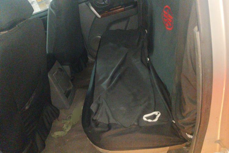 Used Huanghai Da Chaishen 2012 2.4L Supreme Edition Two-Wheel-Drive Standard Version 4G69S4N Left Rear Seat
