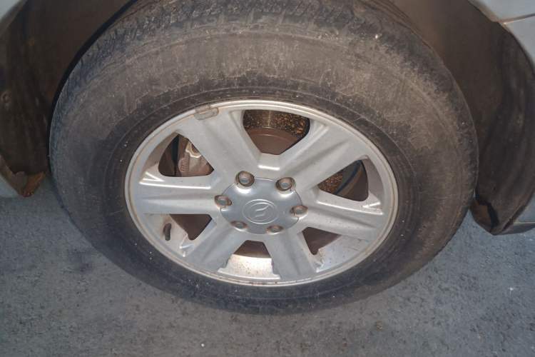 Used Huanghai Da Chaishen 2012 3.2T Ultimate Edition Two-Wheel Drive Standard Version CA4DC2-10E4 Right Front Wheel Hub