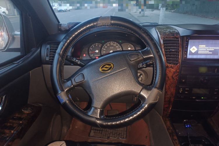 Used Huanghai Da Chaishen 2012 3.2T Ultimate Edition Two-Wheel Drive Standard Version CA4DC2-10E4 Steering Wheel
