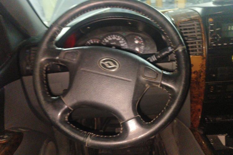 Used Huanghai Da Chaishen 2012 2.4L Supreme Edition Two-Wheel-Drive Standard Version 4G69S4N Steering Wheel