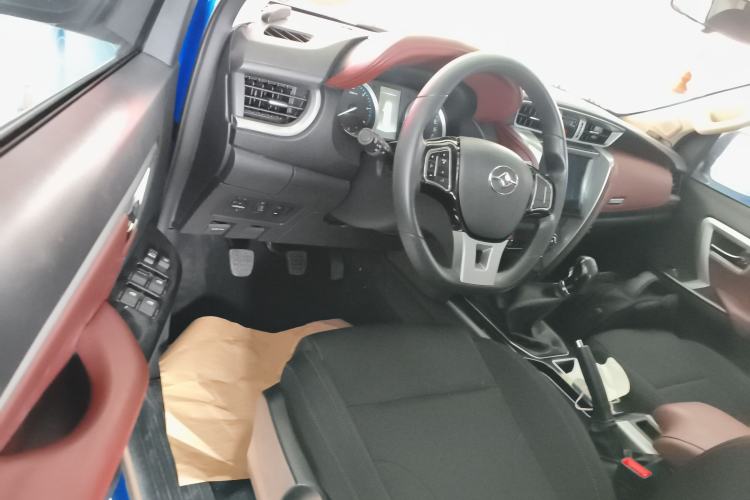 Used Huanghai Da Niu 2022 2.8T Pioneer Edition Manual Diesel 4x4 Value-Added Flatbed Cargo Box JE493ZLQ6H Driver Seat